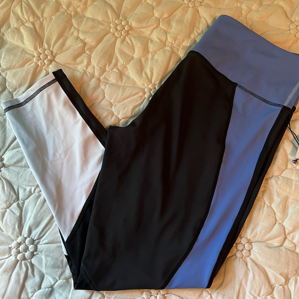 Zyia Light N Tight Leggings. New with tags!